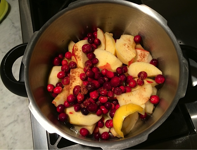 Apples, cranberries, pressure cooker - voila!